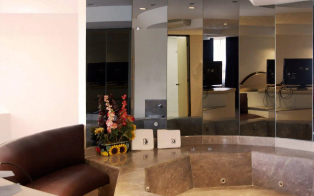 Portonovo Hotel & Suites