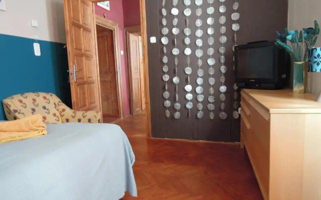 Santico Art Hotel and Hostel