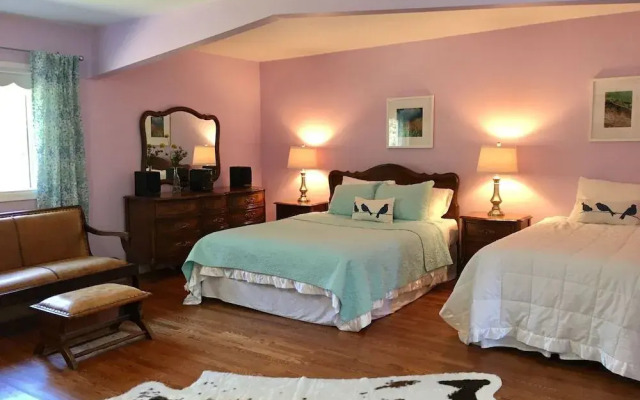 Sleepy Creek Country Manor