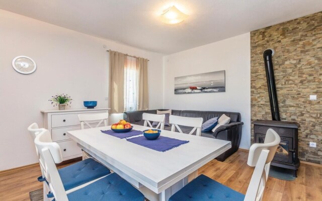 Awesome Home in Kras With Wifi and 2 Bedrooms
