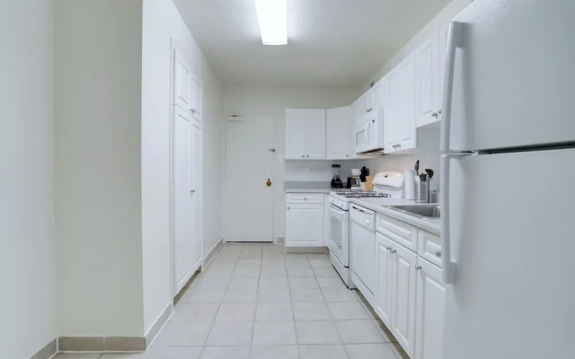 Apt Near Airport in Crystal City