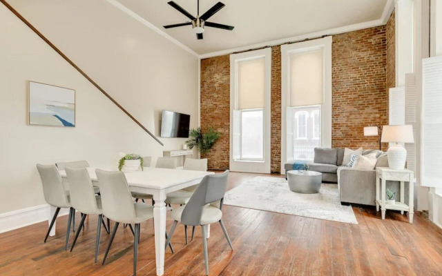 Galveston Historic Strand Loft 204