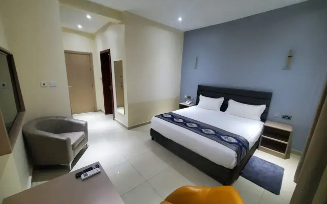 Lagoon Beach Hotel