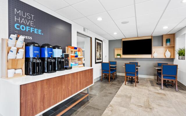 Holiday Inn Express Hopewell - Fort Lee Area by IHG