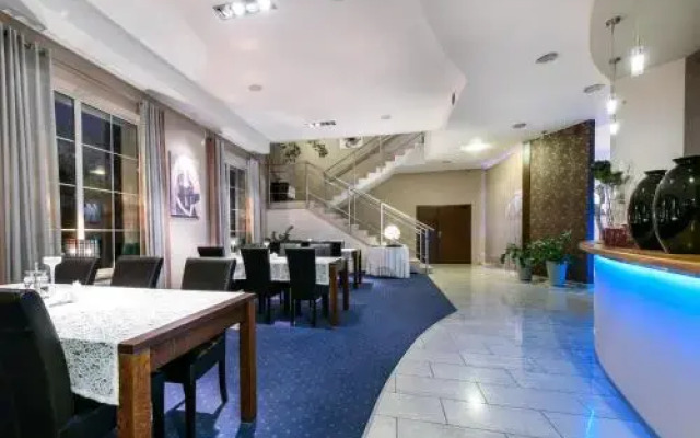 Hotel Nowy Dwór