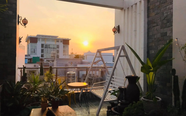 NEXSTAY Forest Home