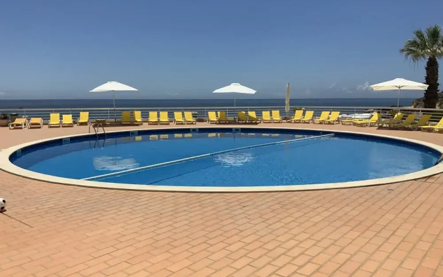 Borda d'Água, Praia da Oura