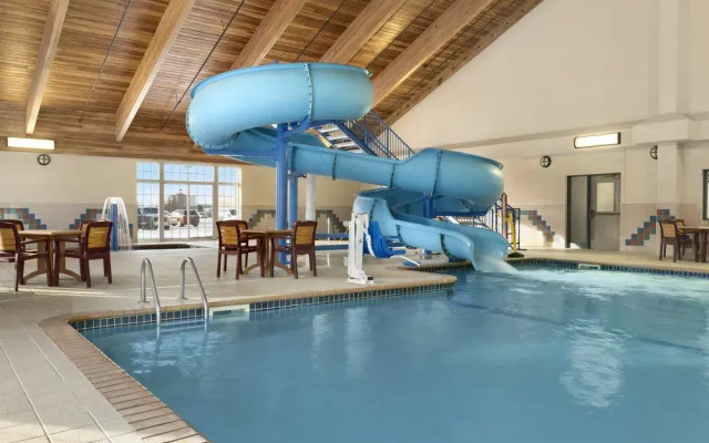 Country Inn & Suites By Carlson, Duluth North, MN