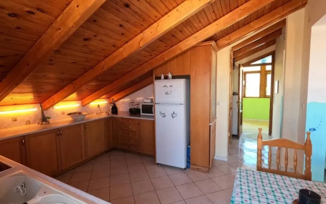 Loft apartment 20m from sea