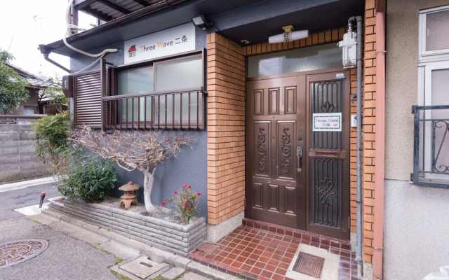Three Wave Nijo