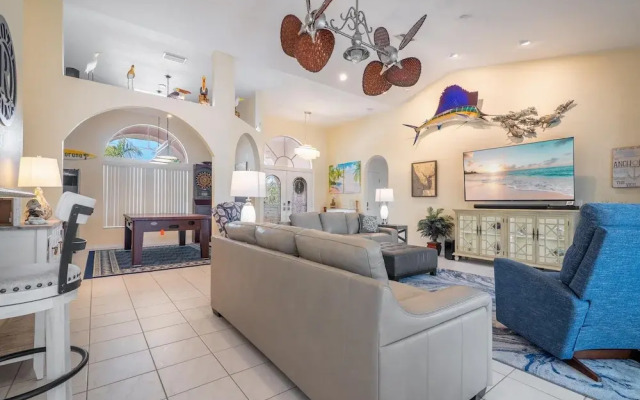 Luxury Long Waterview w Pool-kayaks-clubs-bikes