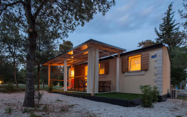 Zaton Holiday Resort Camping homes