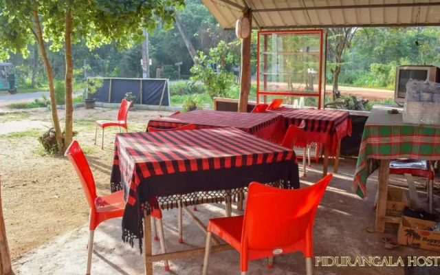 Pidurangala Hostel
