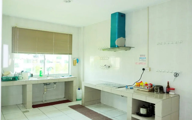 Natol Homestay - Kuching Home Penthouse Airport Road