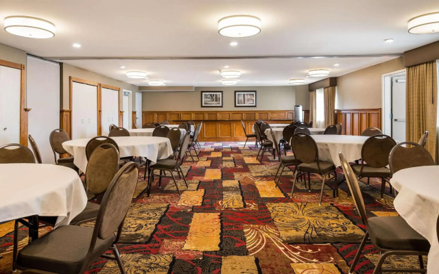 Country Inn & Suites by Radisson, Grandville-Grand Rapids West, MI