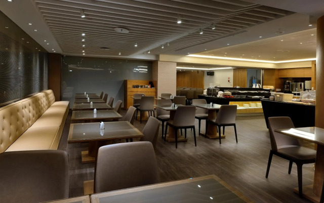 Shiny Ocean Hotel
