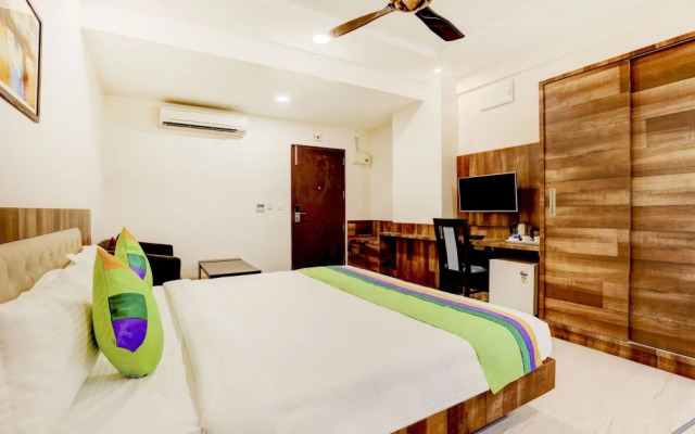 Emora Hotel And Suites Brookfield by Treebo