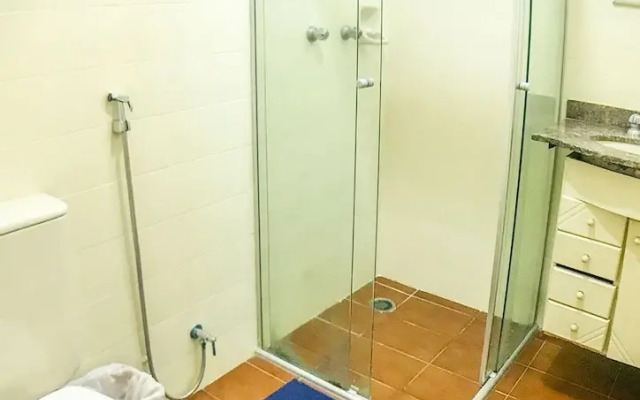 Timo Apto a 200m - Praia das Pitangueiras Guaruj