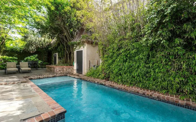 Cottage with Beautiful Garden and Heated Pool