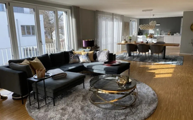 Beautiful 3-bed Apartment in Munchen