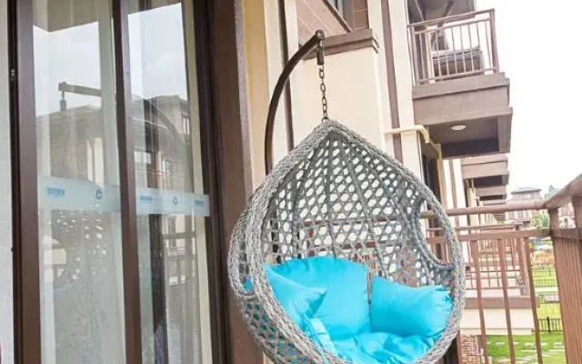 Yujian Holiday Apartment (Foshan Gaoming Meidi Luhu Branch)