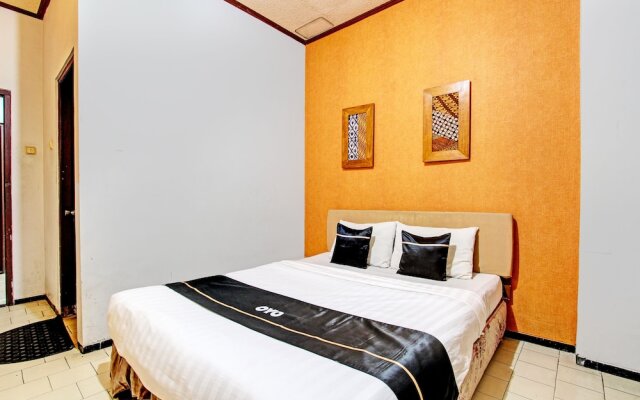 Super OYO Capital O 93240 Candra Dewi Hotel