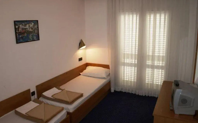Holiday Home Square Loza