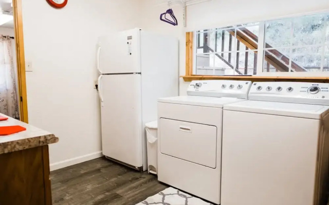 Sierra Lakes Retreat