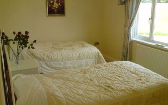 Efail Newydd