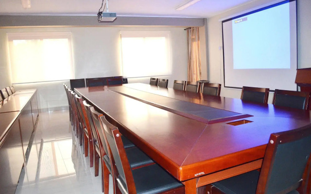 Hillside Plaza Hotel