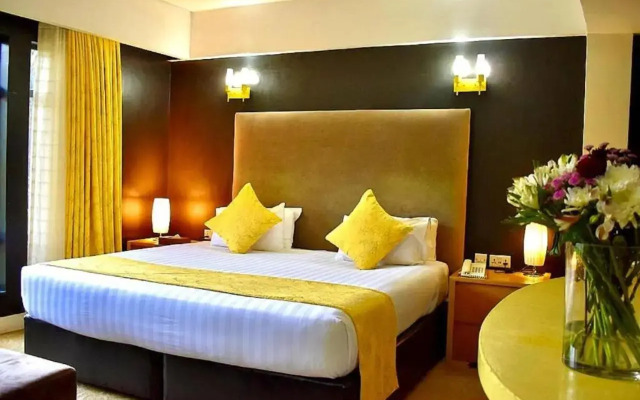 West Wood Hotel