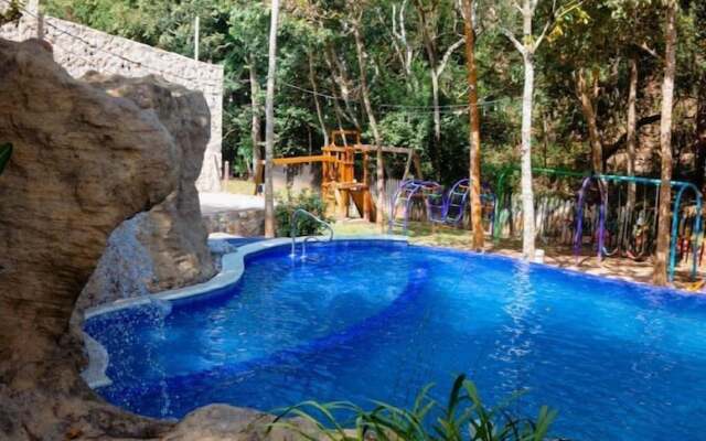 Mayan Hills Resort