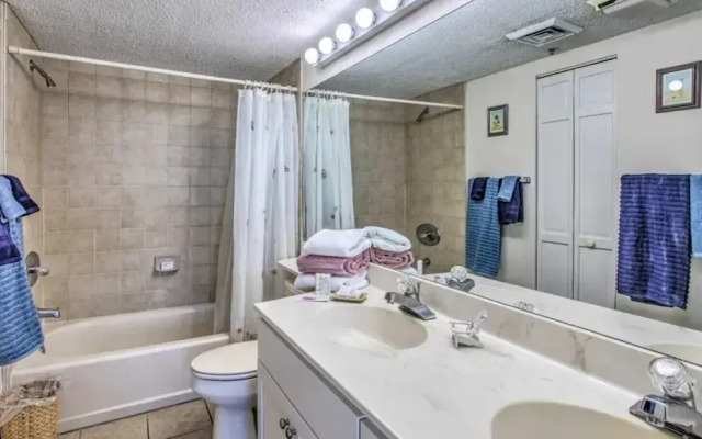 Stunning Oceanfront 3 bedroom condo