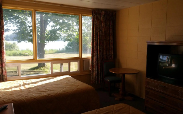 Riverview Motel