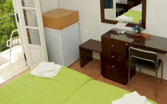 Tonia Hotel