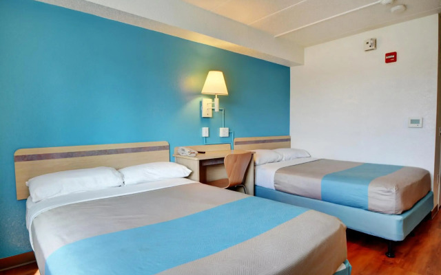 Motel 6 Newport, RI