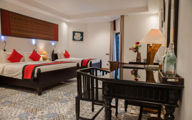 La Rose Suites