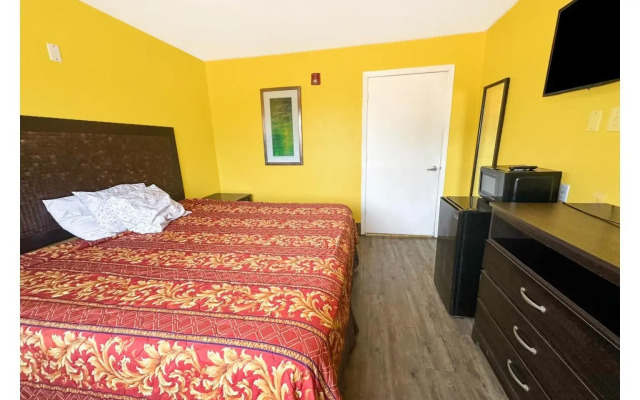 Luxury Inn By OYO Albany