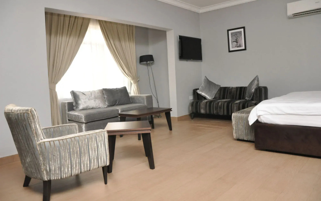Tudor House Hotel