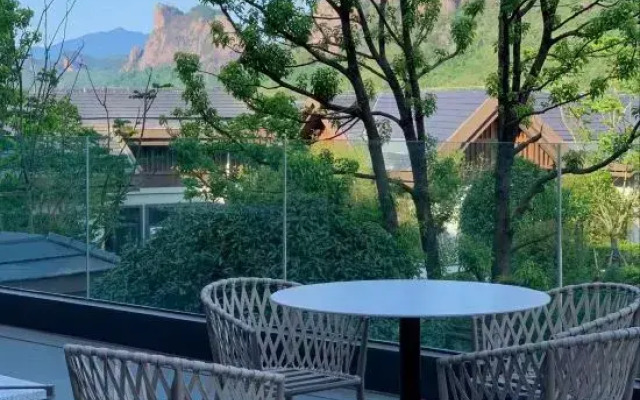 Longyan Guan Zhai Jun Lan Resort Hotel