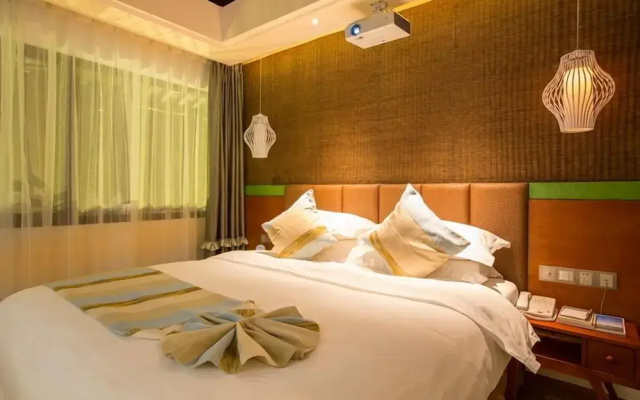 Yurong West Lake Cottage Resort