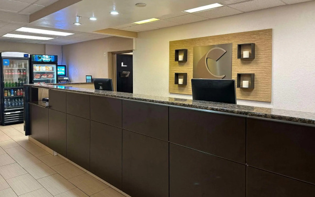 Comfort Suites Airport