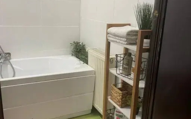 Apartament la casa
