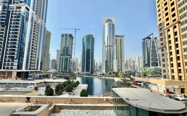 Cosmos Living 1 BR Suite Near Dubai Mari