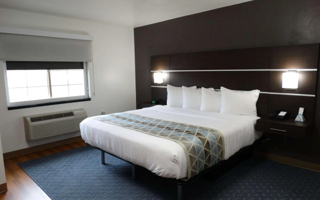 Best Western Plus Jonesboro Inn and Suites