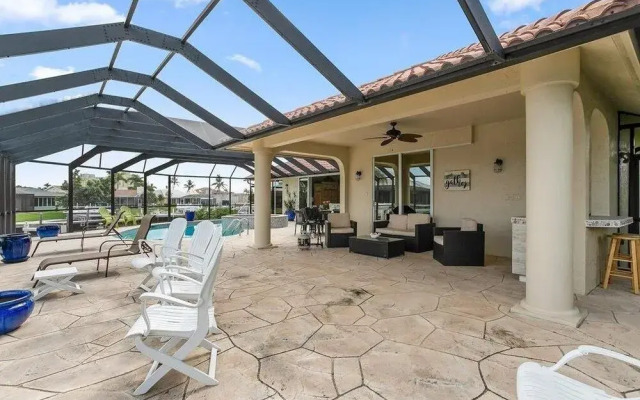 Magnolia Private Home #59999 3 Bedrooms 2 Bathrooms Home by Redawning