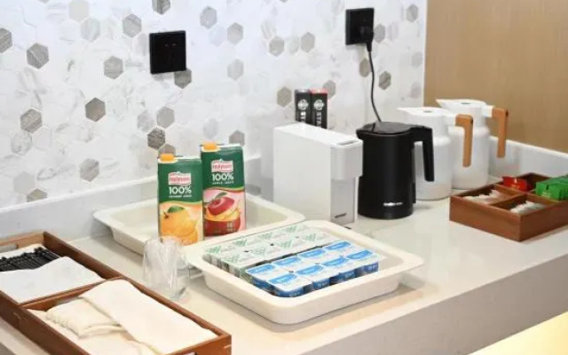Country Inn & Suites by Radisson, Tianjin Fifth Avenue Xiaobailou Metro Station – Hotel Rooms – Tianjin