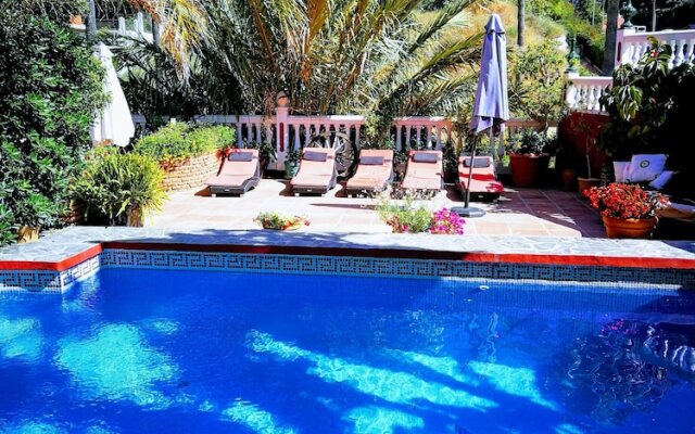 Majestic Villa by the Beach Heated Private Pool