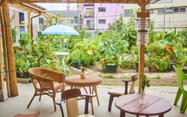 Kamagasaki University of the Arts Cafe Garden Guest House aka KAMAGEI