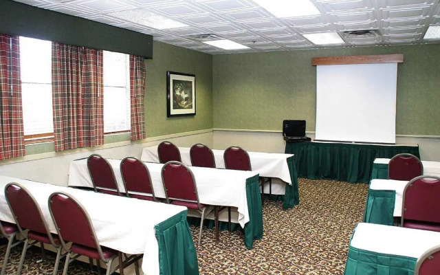 Staybridge Suites Columbus - Worthington